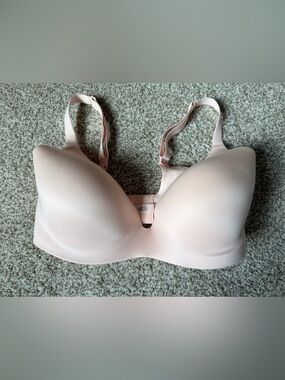 NWT Victoria's Secret pink wireless push up bra Size 34DDD